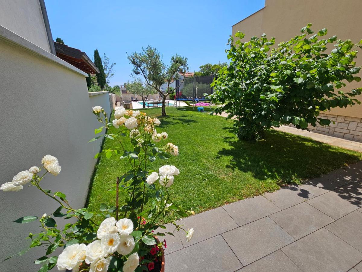 Apartmani Grzinic Rovinj Luaran gambar