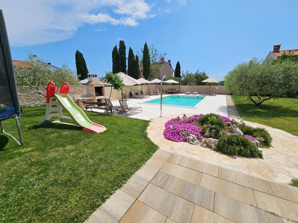 Apartmani Grzinic Rovinj Luaran gambar