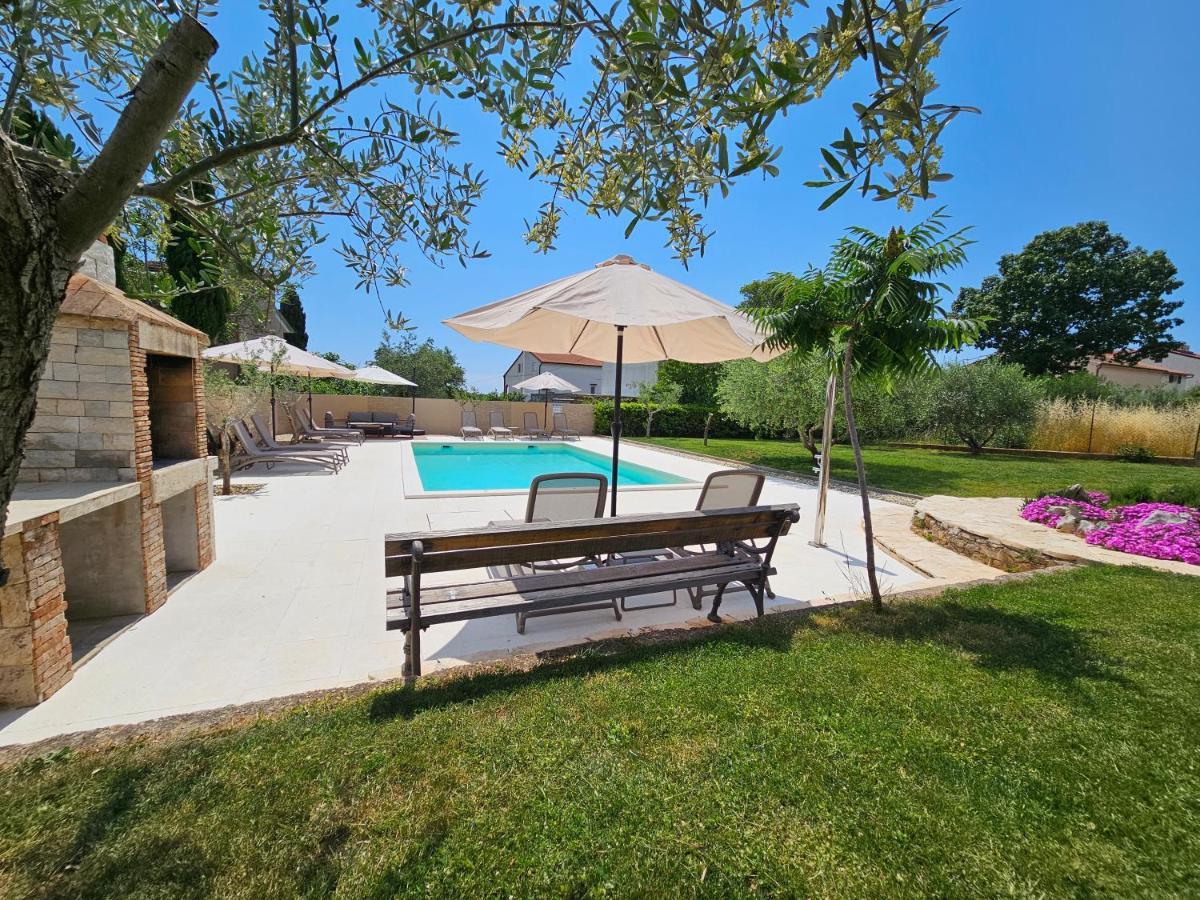 Apartmani Grzinic Rovinj Luaran gambar