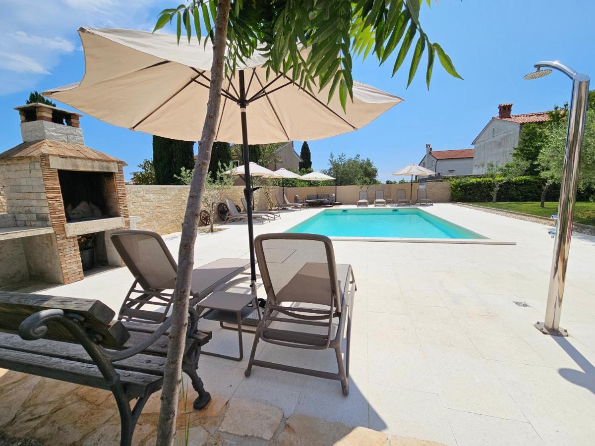 Apartmani Grzinic Rovinj Luaran gambar
