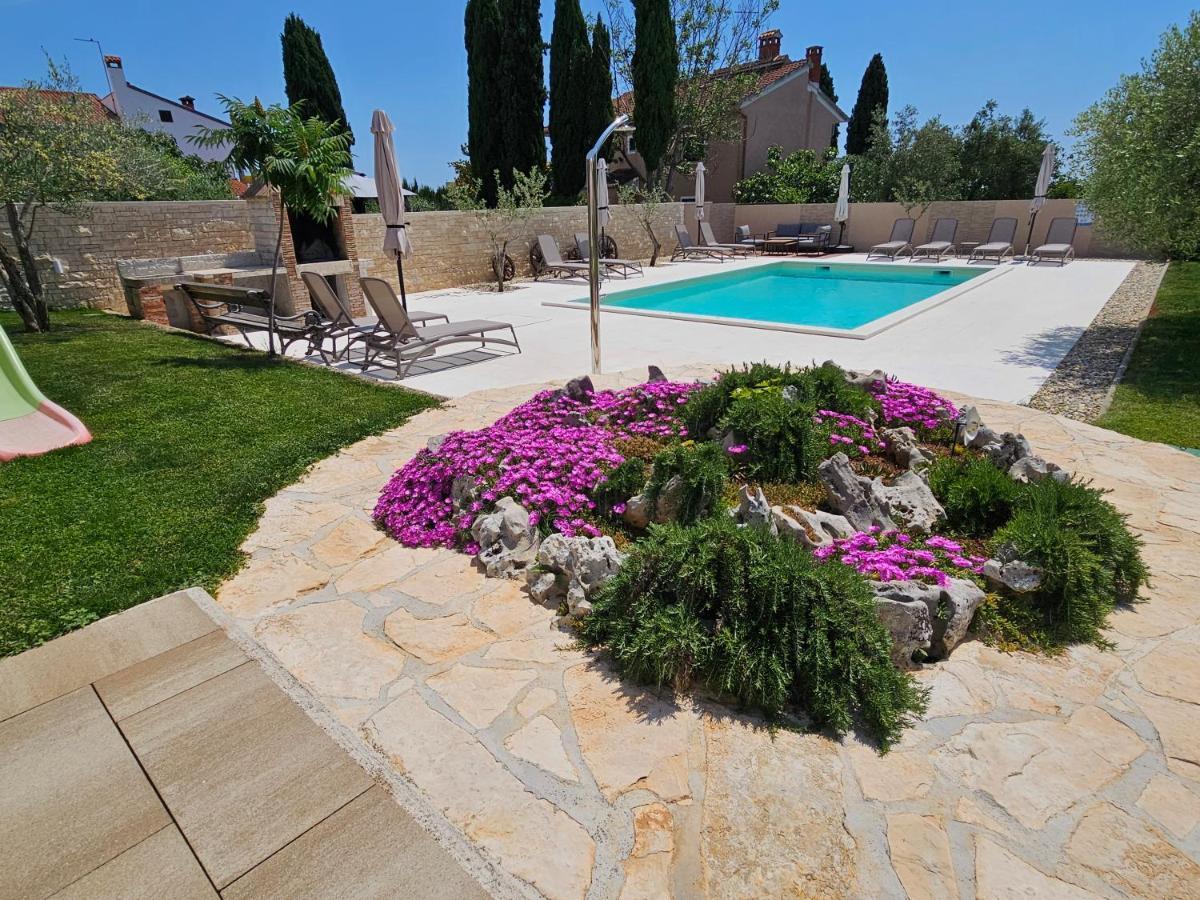 Apartmani Grzinic Rovinj Luaran gambar