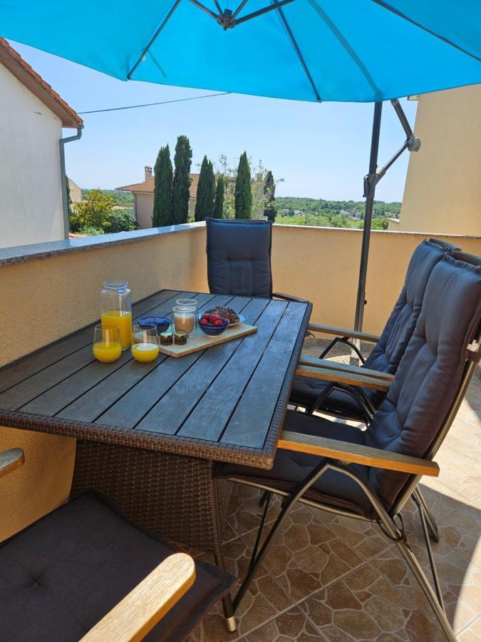 Apartmani Grzinic Rovinj Luaran gambar